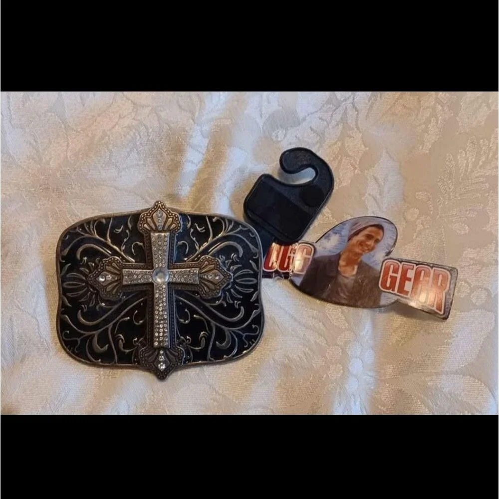 NEW Pugs Gear Belt Buckle Unisex Cross & Bling